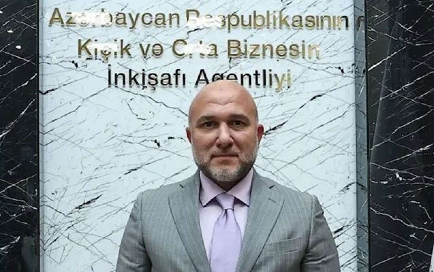Azərbaycanda yüksək vəzifəli məmur işdən çıxarıldı  