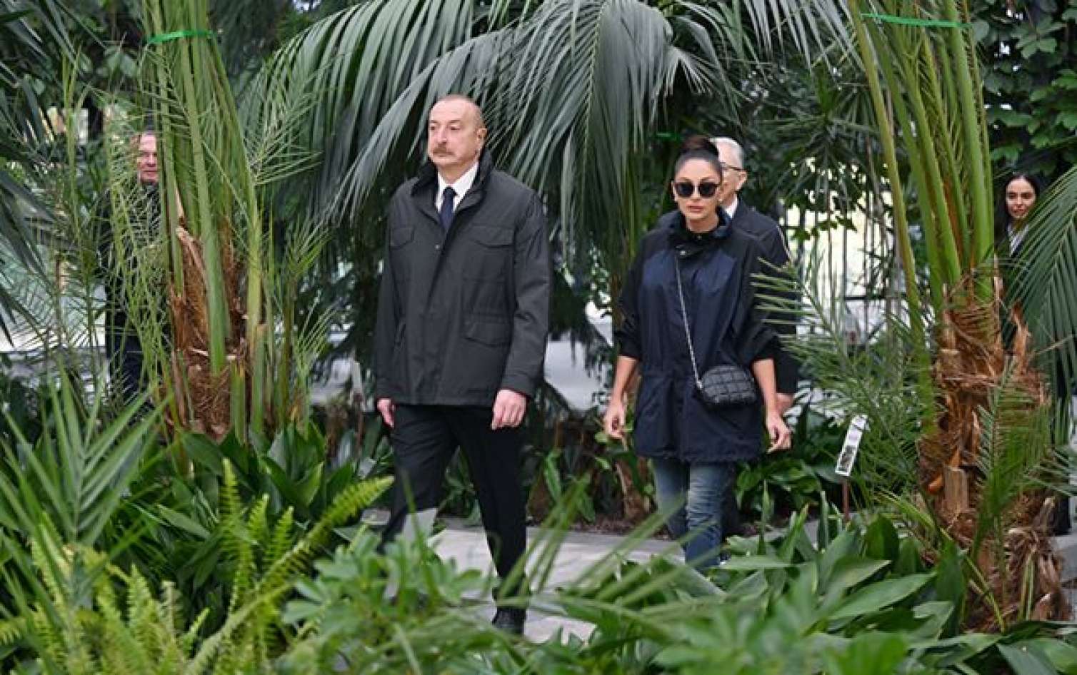 Prezident və ailəsi Mərkəzi Nəbatat Bağının açılışında - FOTO 