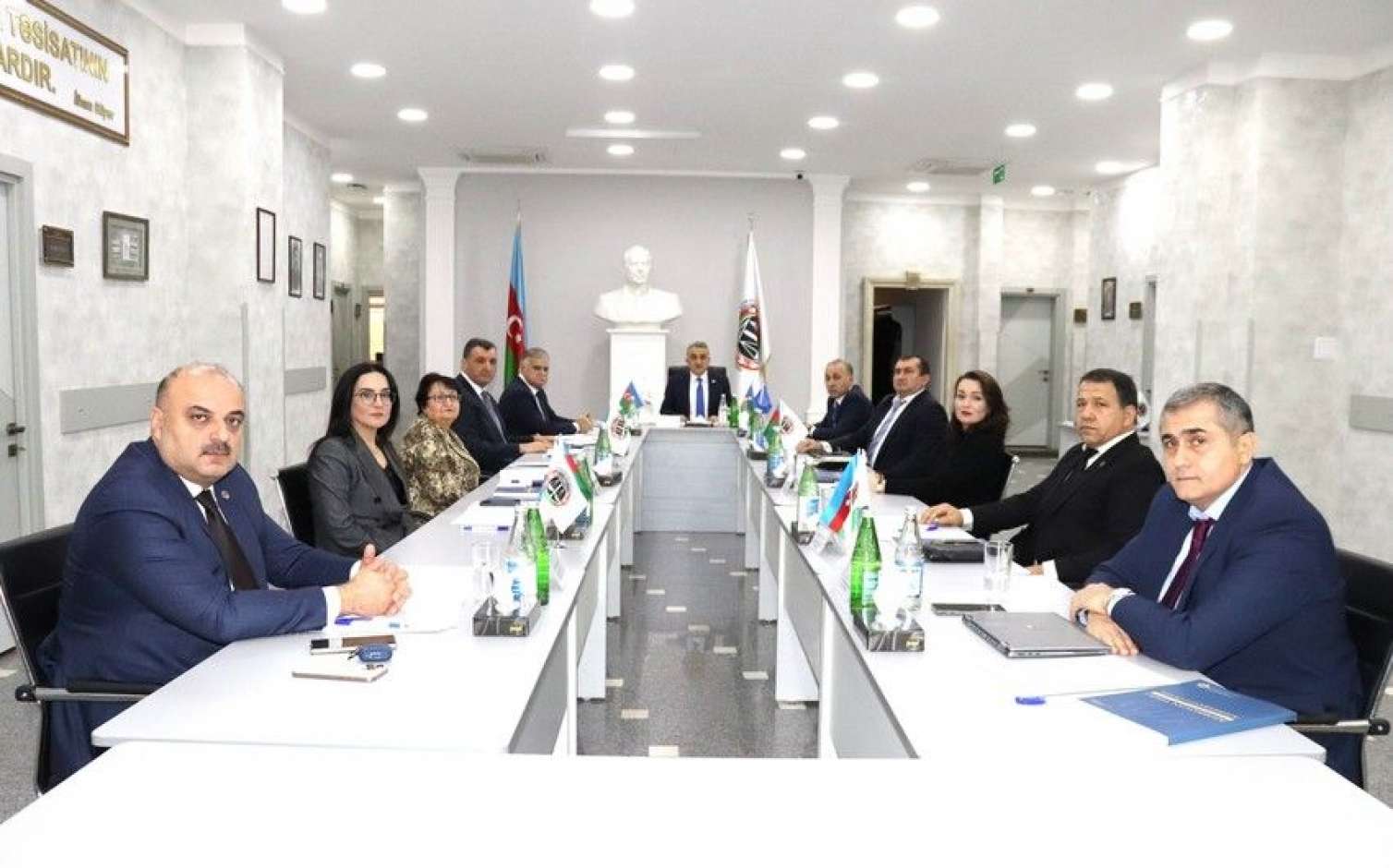 5 vəkilə xəbərdarlıq olundu - 4-ünə töhmət verildi 