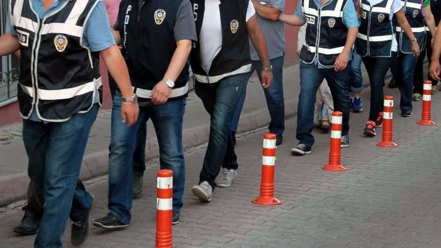 Türkiyədə FETÖ-yə qarşı əməliyyat: 13 nəfər tutuldu 