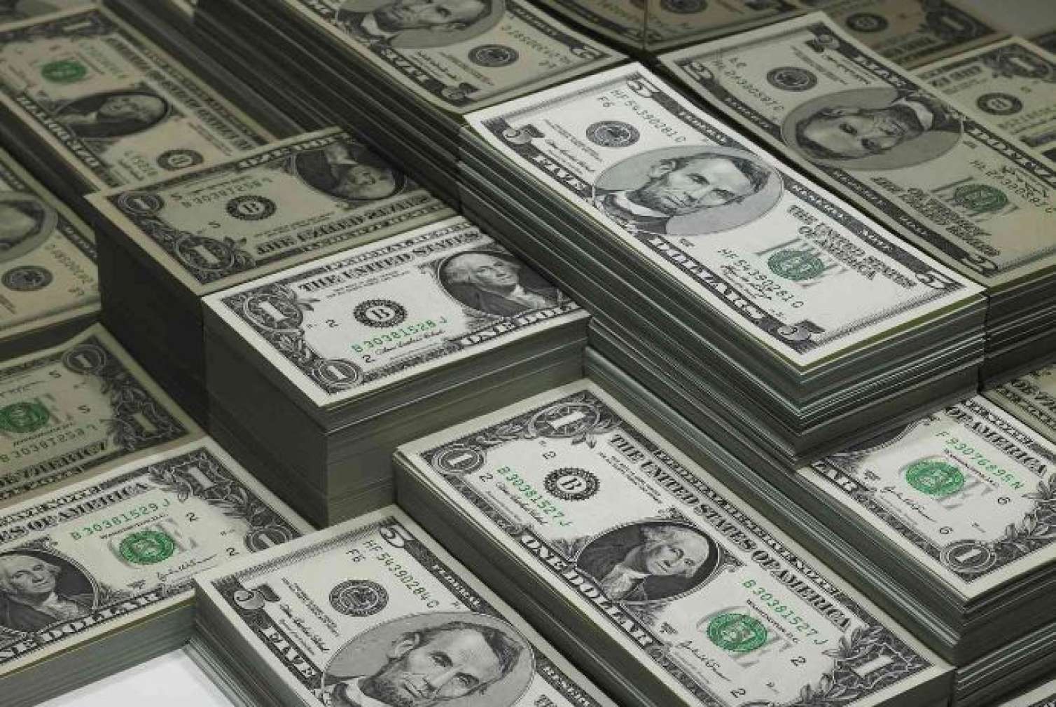 Bakıda 261 min dolları ələ keçirdilər - Saxlanılanlar var 