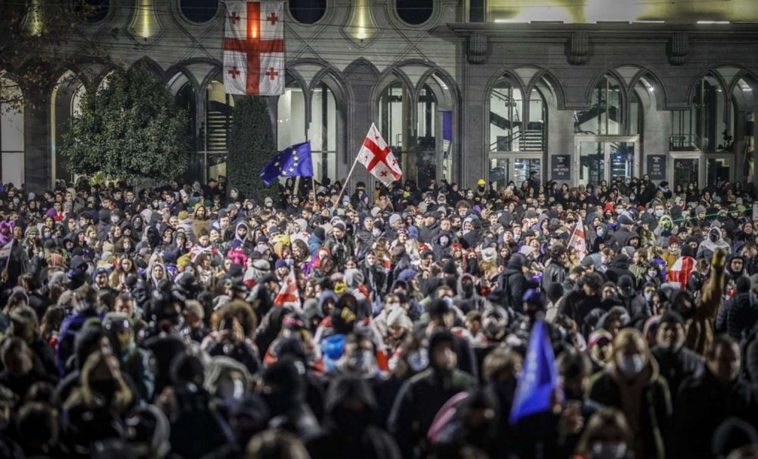 Tbilisidəki etirazlarda ötən gecə 26 nəfər XƏSARƏT ALIB 