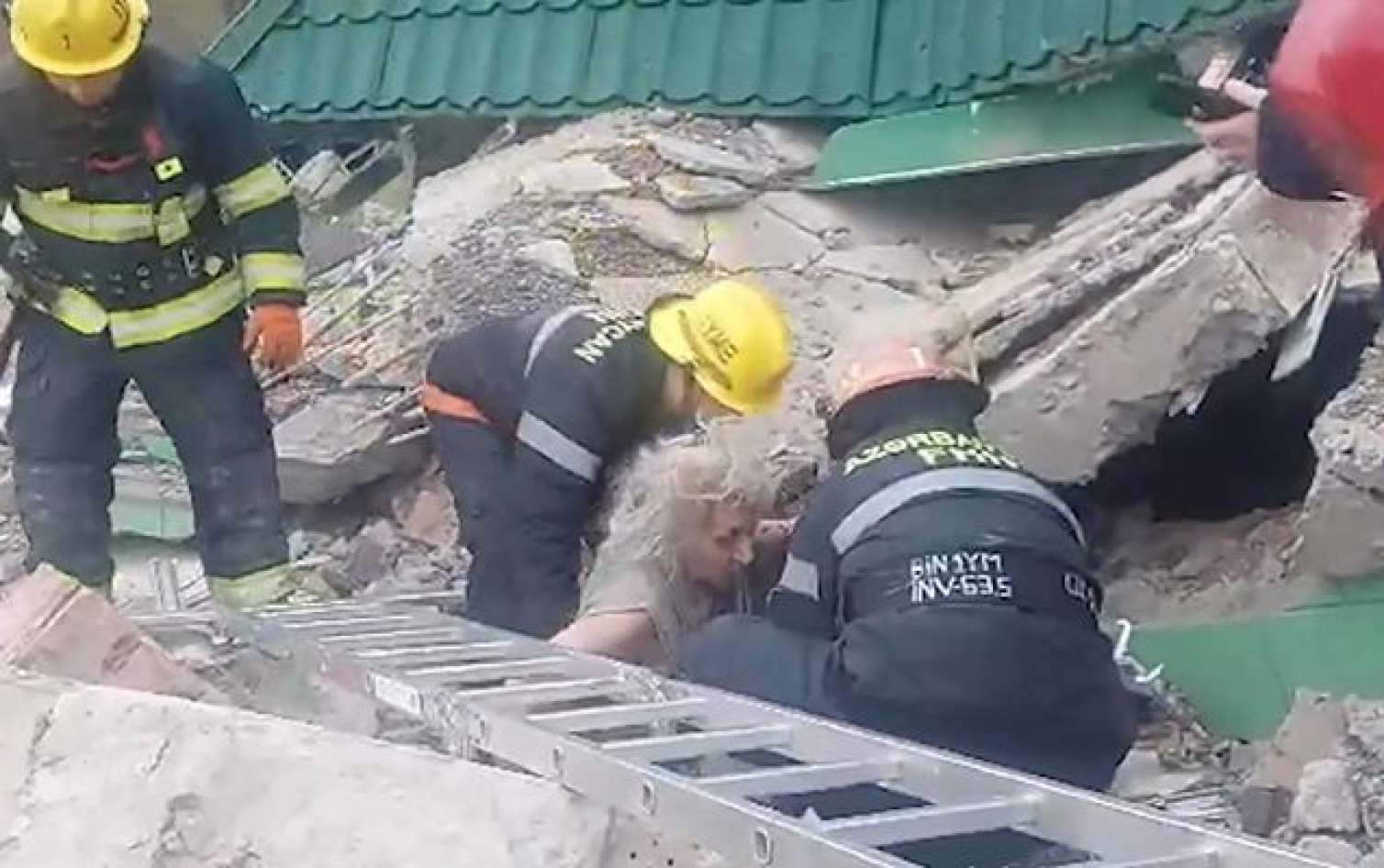  Vüqar Həşimovun bacısı valideynlərinin son vəziyyətindən danışdı 