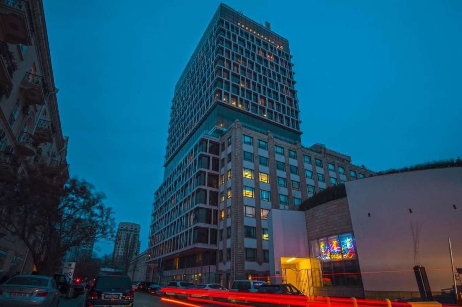 “Landmark” hərraca  ÇIXARILDI 