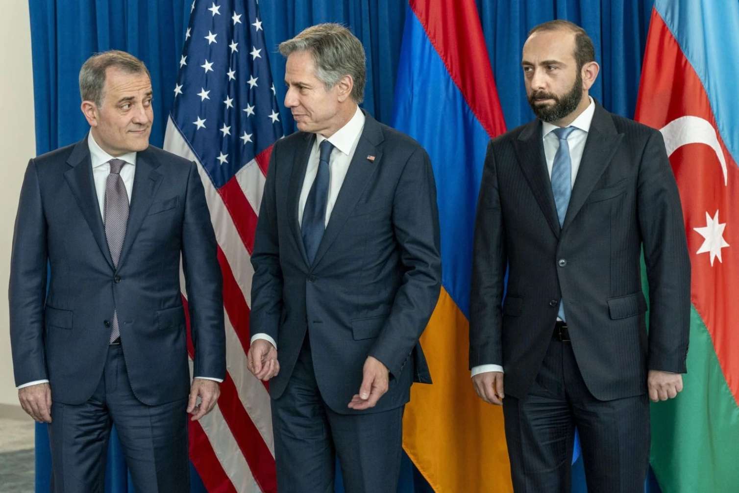 Azərbaycan və Ermənistan XİN rəhbərlərinin baş tutmayan görüşünün SƏBƏBİ 