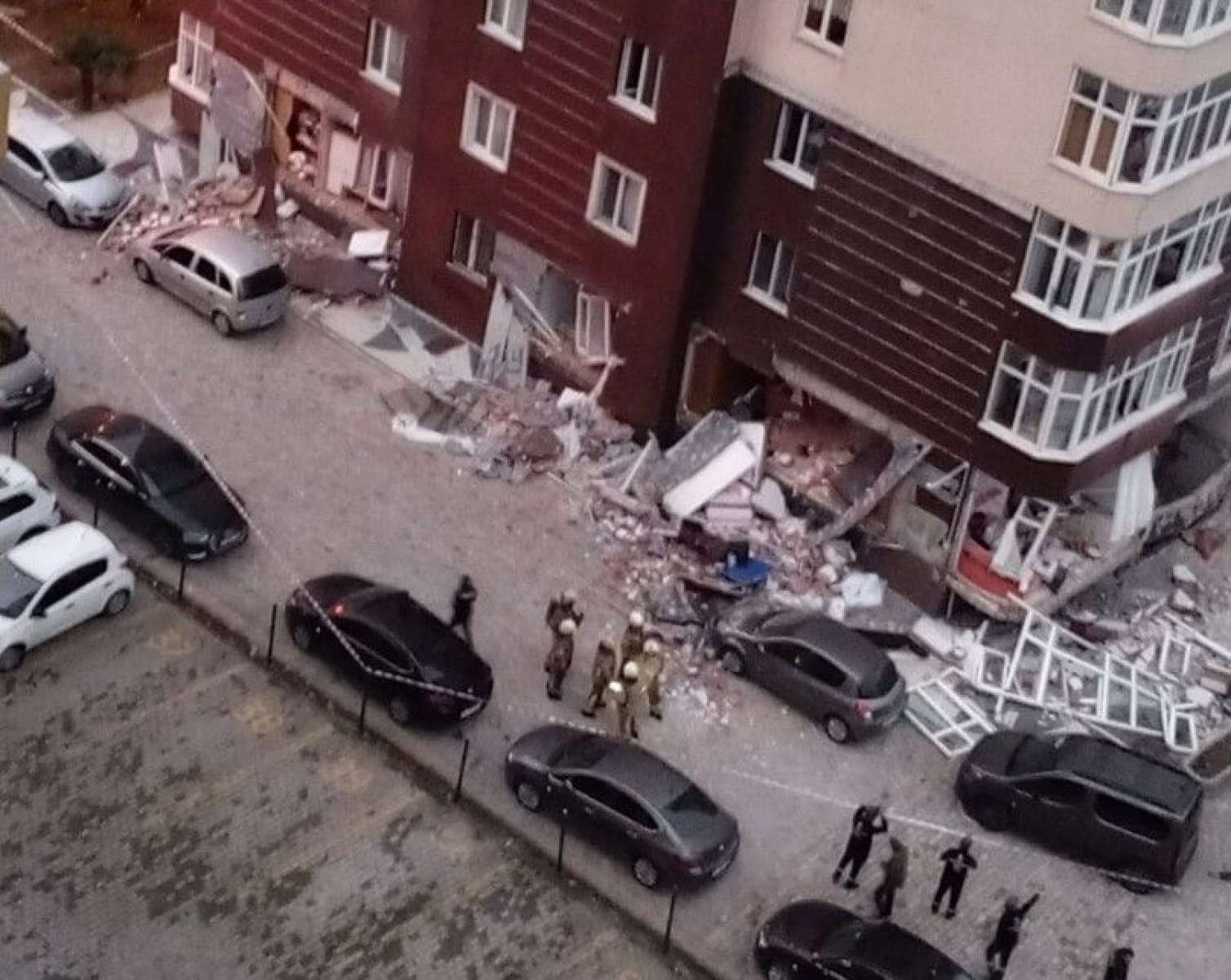 İstanbulda yaşayış binasında partlayış - Ölən və yaralılar var - FOTO 