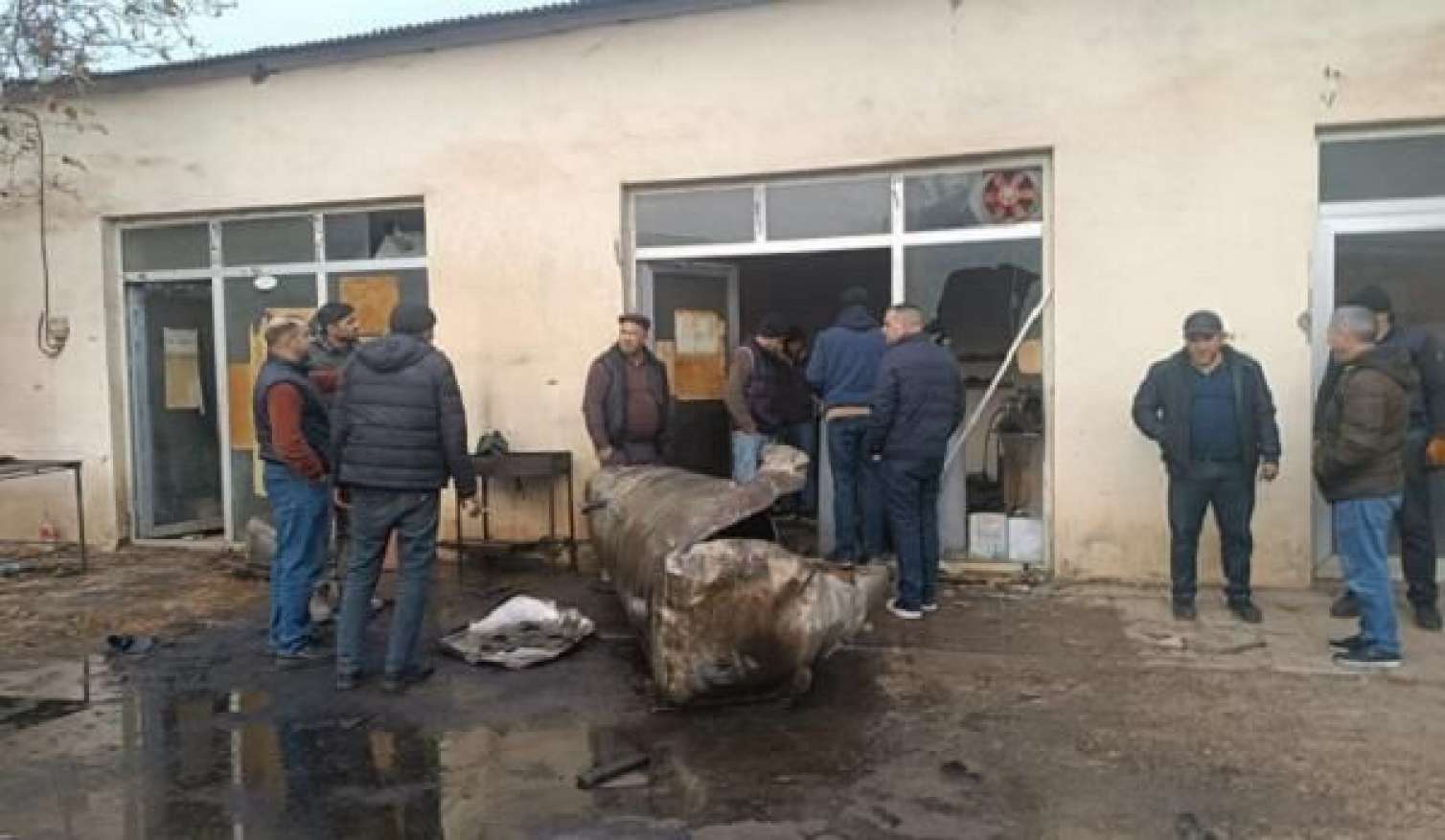 "Təzə bazar"da partlayış: xəsarət alanlar var - YENİLƏNDİ - FOTO  