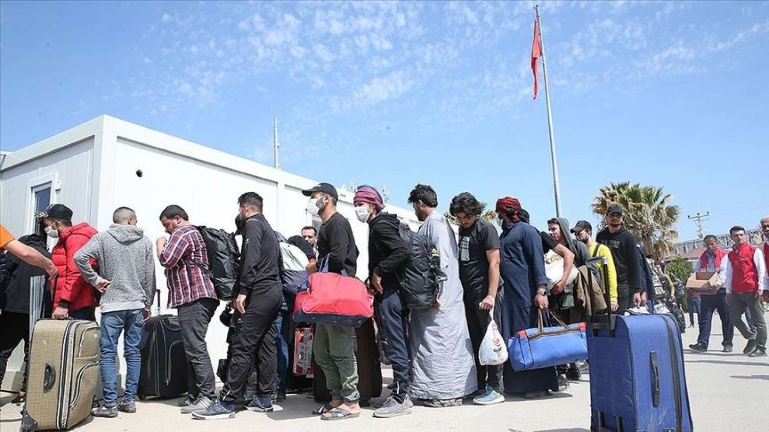 4 min İranlı Suriyadan ölkəsinə QAYITDI 