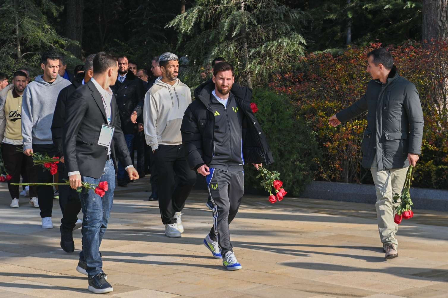 Messi Heydər Əliyevin məzarını ziyarət etdi - Fotolar 