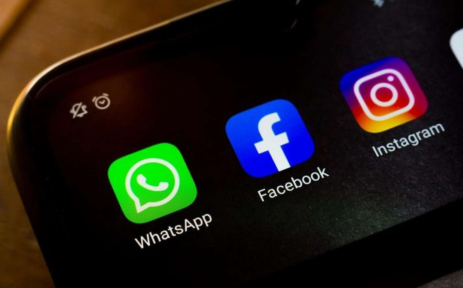 Facebook, WhatsApp və İnstagram-da problem yarandı 