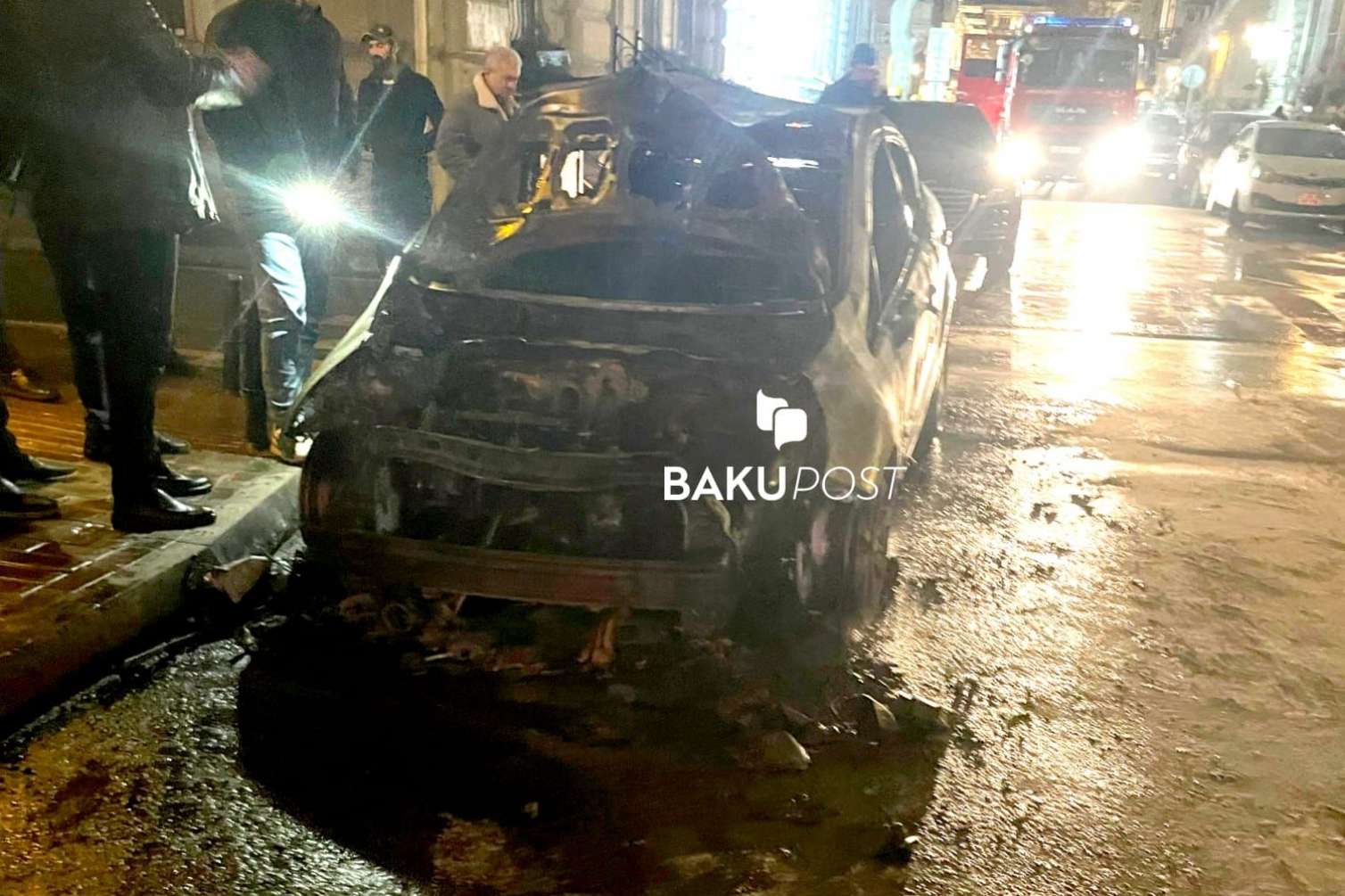  Bakıda avtomobil yanaraq külə döndü - FOTO+VİDEO/YENİLƏNDİ 