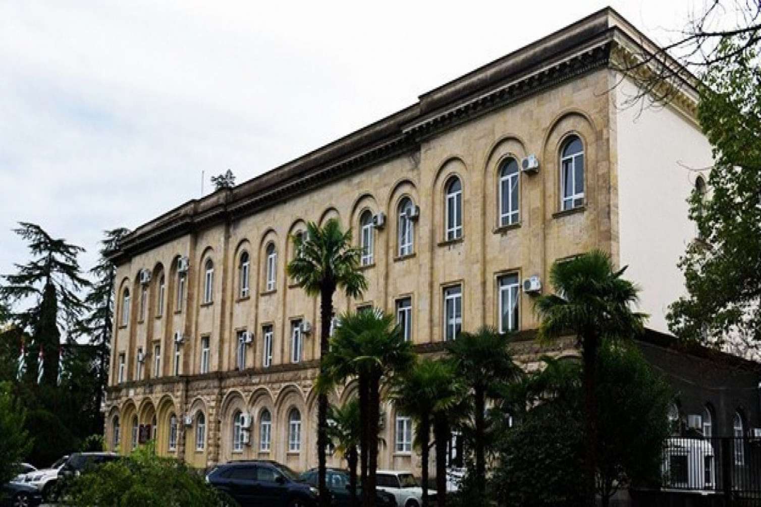 Abxaziyanın “parlament” binasında atışma - Ölən və yaralanan var 