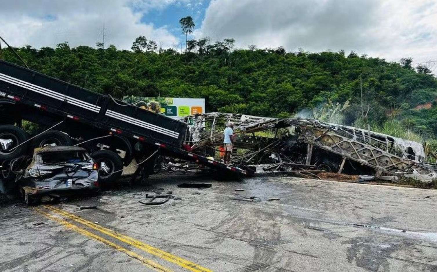 Braziliyada dəhşətli qəza: 38 ölü - YENİLƏNİB 