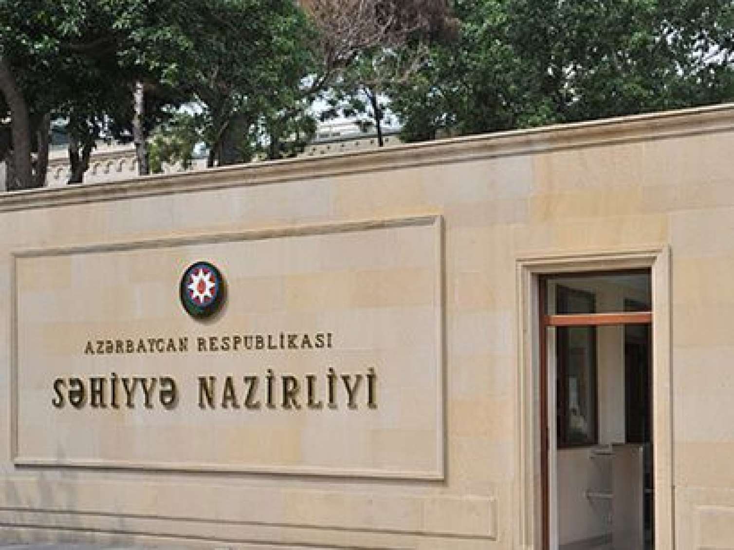 Səhiyyə Nazirliyində əməliyyat keçirilir - Saxlanılanlar var 