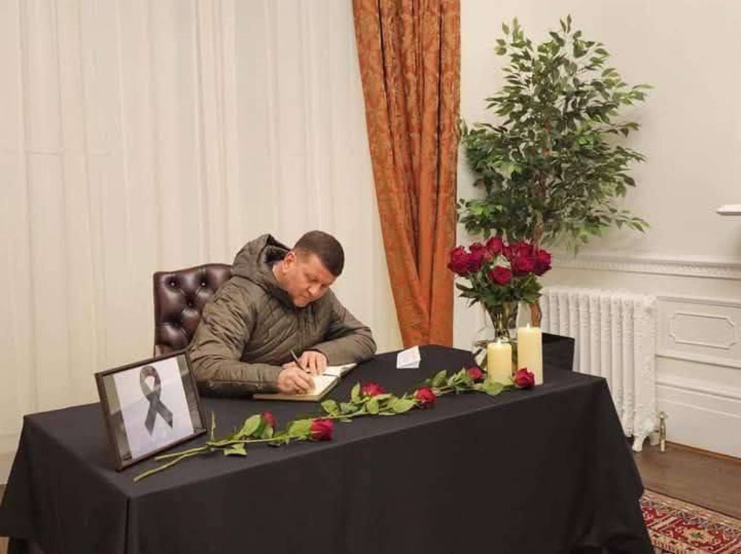 Zalujnı Londondakı səfirliyimizdə - FOTO 