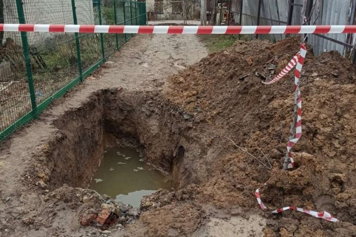 Qonaq gedən yaşlı qadın su quyusuna düşdü 