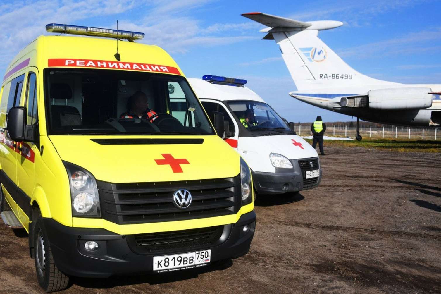 Rusiyada göyərtəsində sərnişin ölən təyyarə təcili eniş etdi 