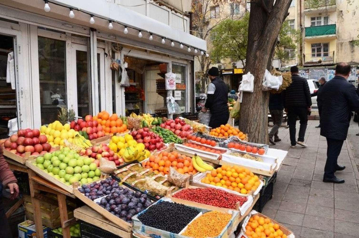 Küçə ticarəti haqda qanun qəbul olunmalıdır - Ekspert 