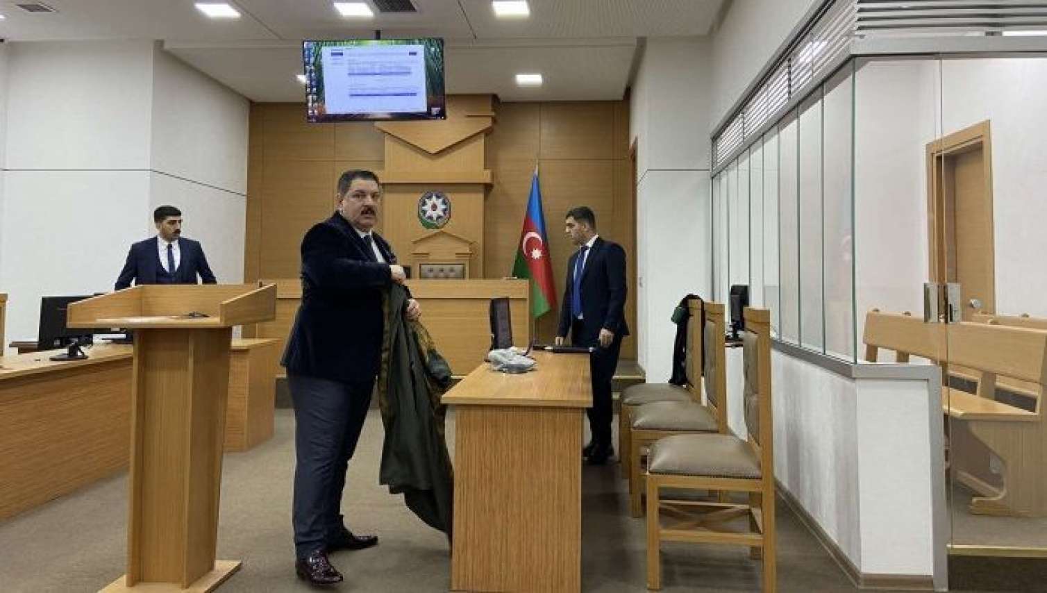 Xalq artistinin qalmaqallı məhkəməsi başa çatdı 