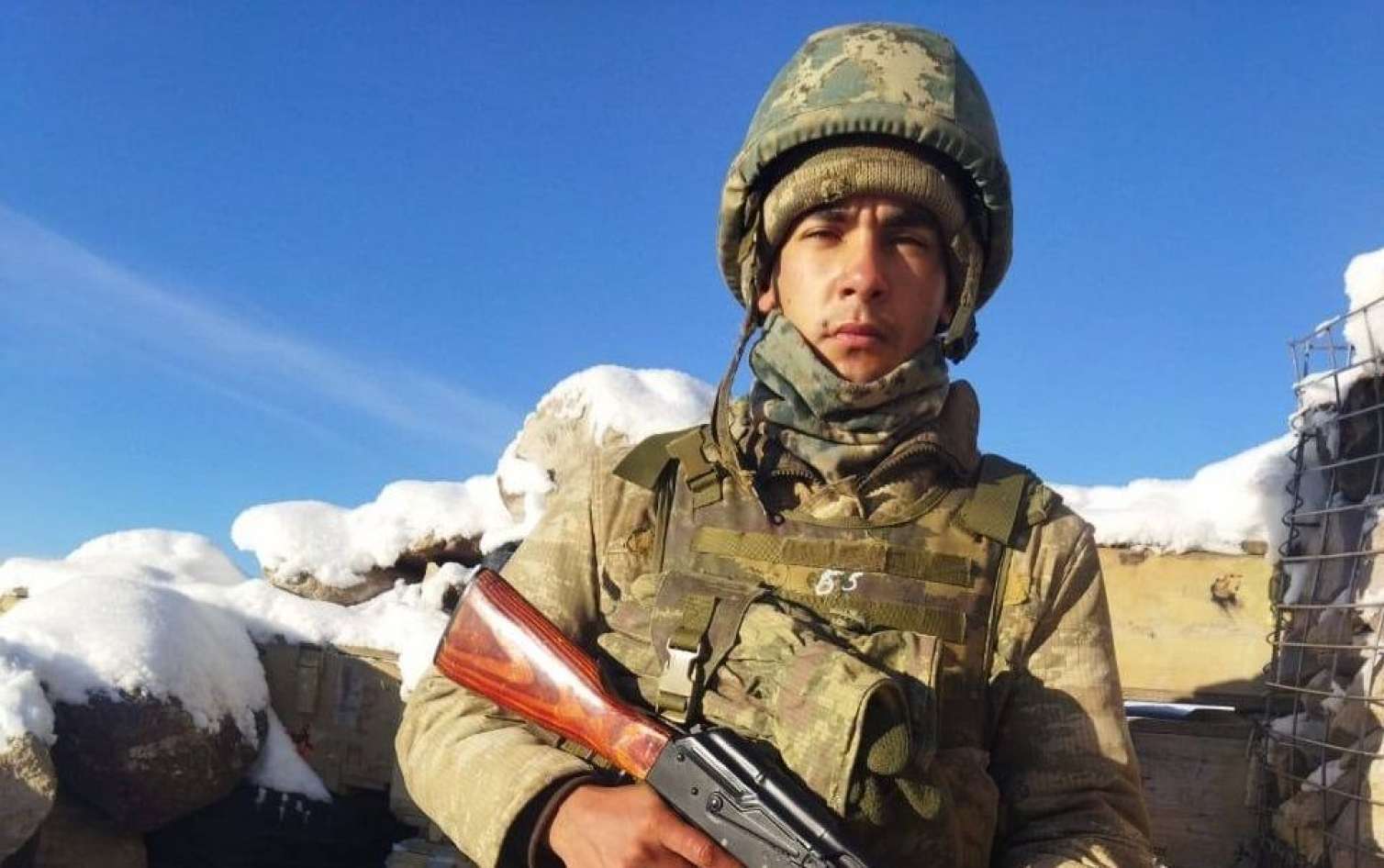 Magistr təhsilini rəssamlıq üzrə bitiribmiş  - Özünü öldürən əsgərlə bağlı YENİ DETALLAR 