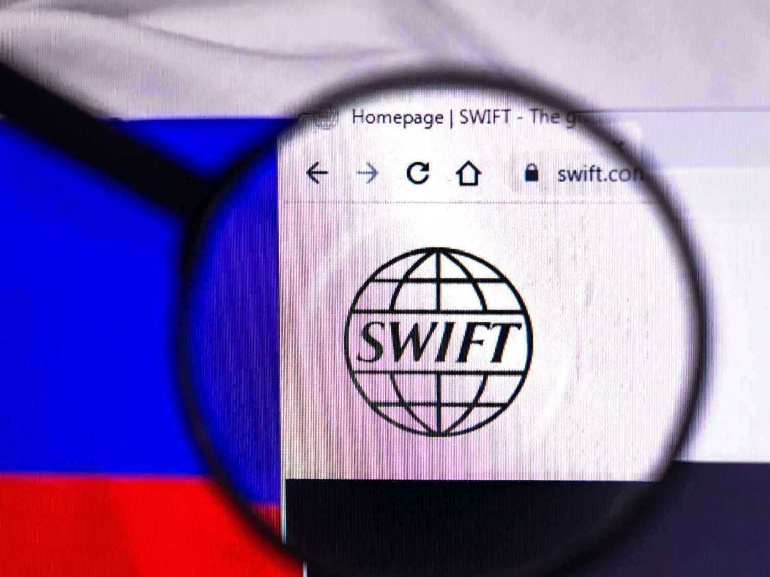 Bloomberg: 15-ə yaxın Rusiya bankı SWIFT-dən ayrıla bilər 