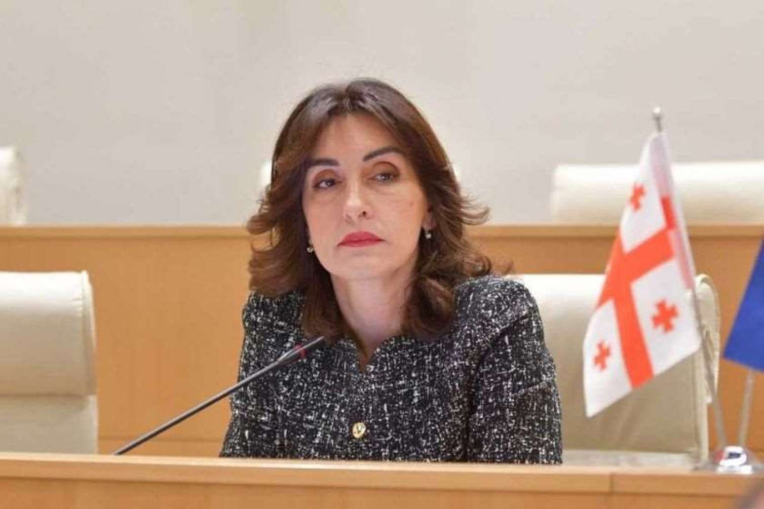 Gürcüstanın XİN rəhbəri İrəvana getdi 