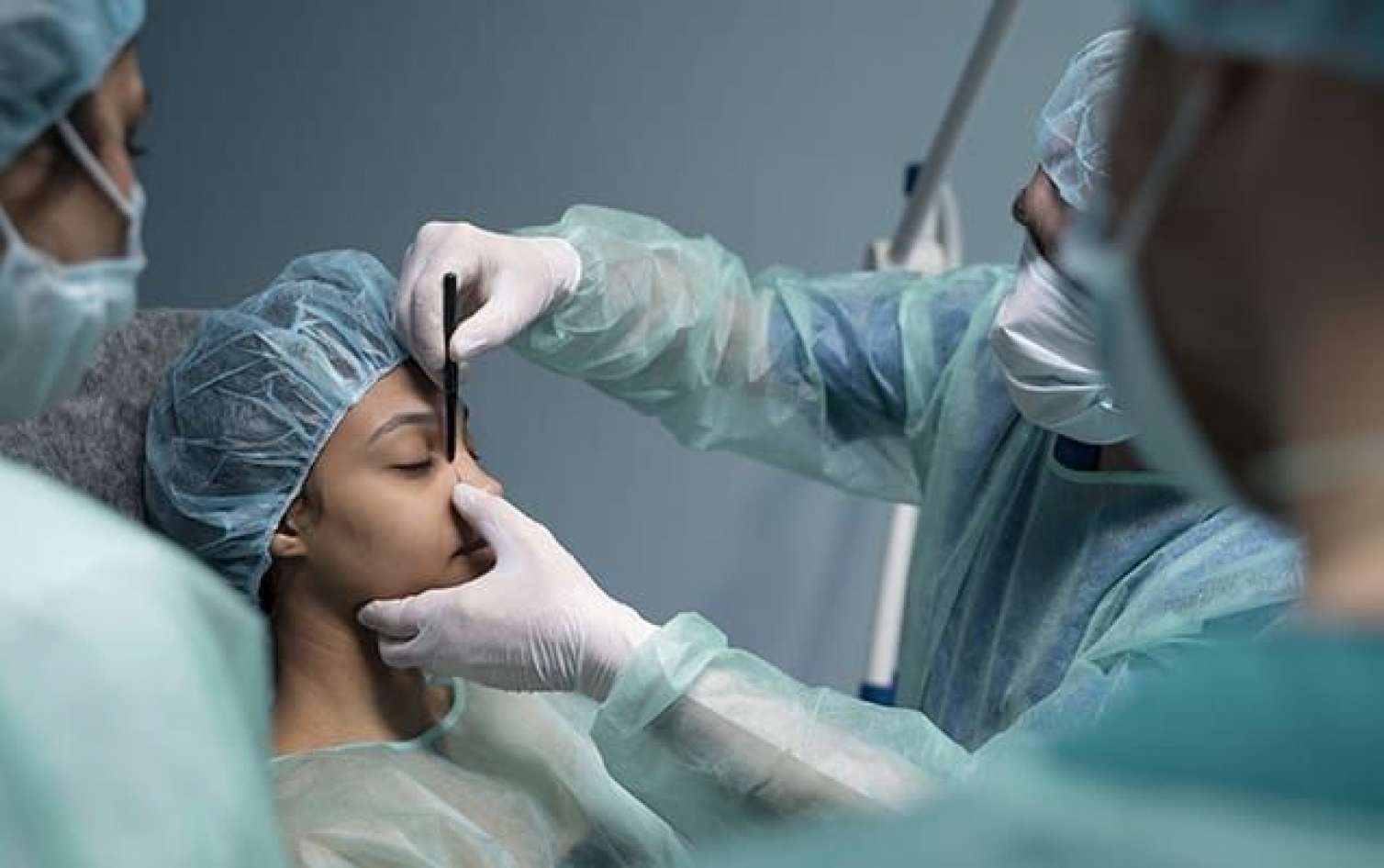 Tanınmış cərrahdan şikayət - VİDEO 