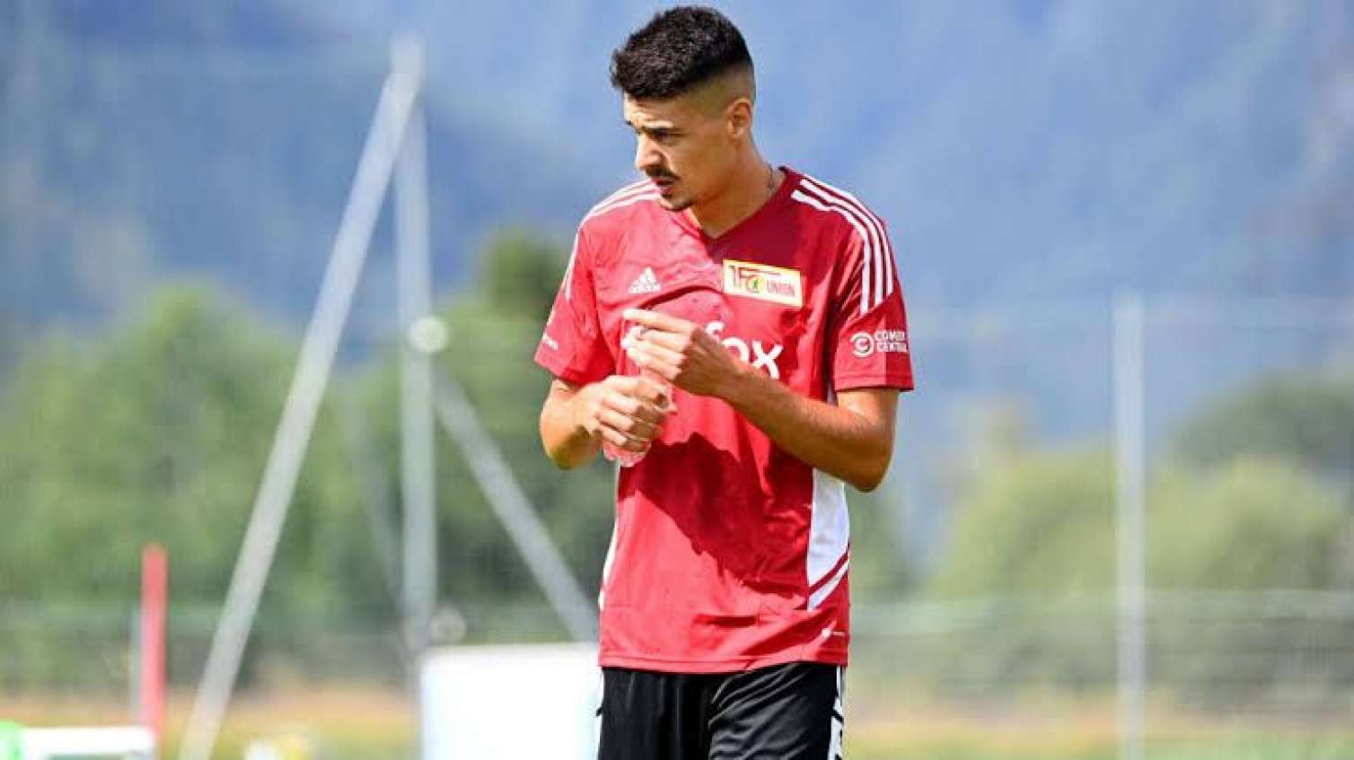 "Qalatasaray"dan sürpriz müdafiəçi transferi 