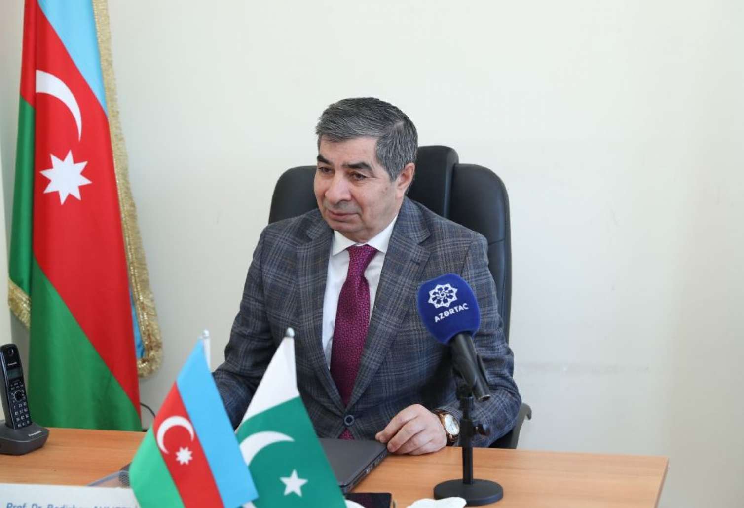 Gənc alimlərə süni qadağalar yaradılır - Professordan şok ittihamlar 