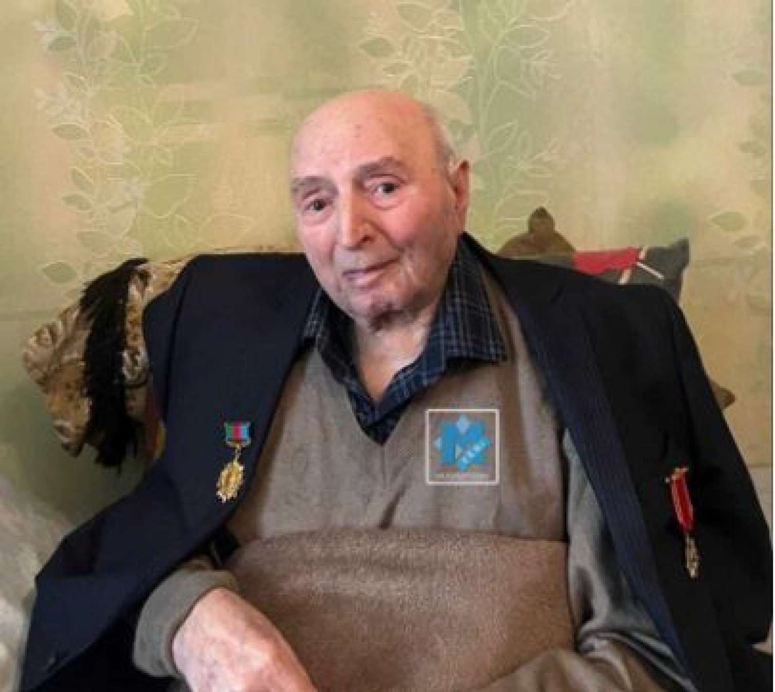 “Nə görə, nə də gəzə bilirəm, oturaq qalmışam” – 98 yaşlı Vidadi Babanlıdan xəbər var - FOTO