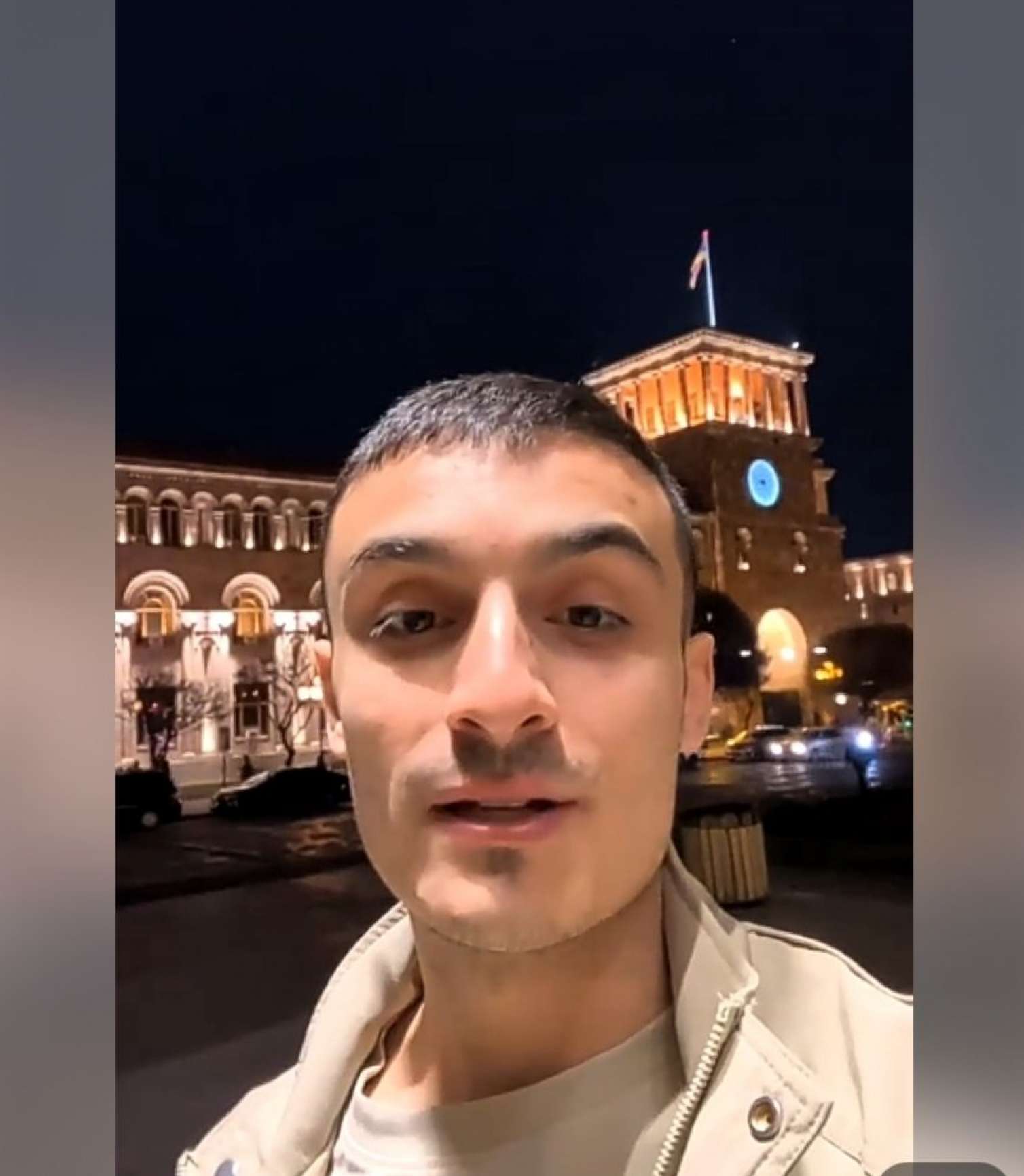 Türk bloger İrəvanda Azərbaycan mahnısı oxudu - VİDEO 