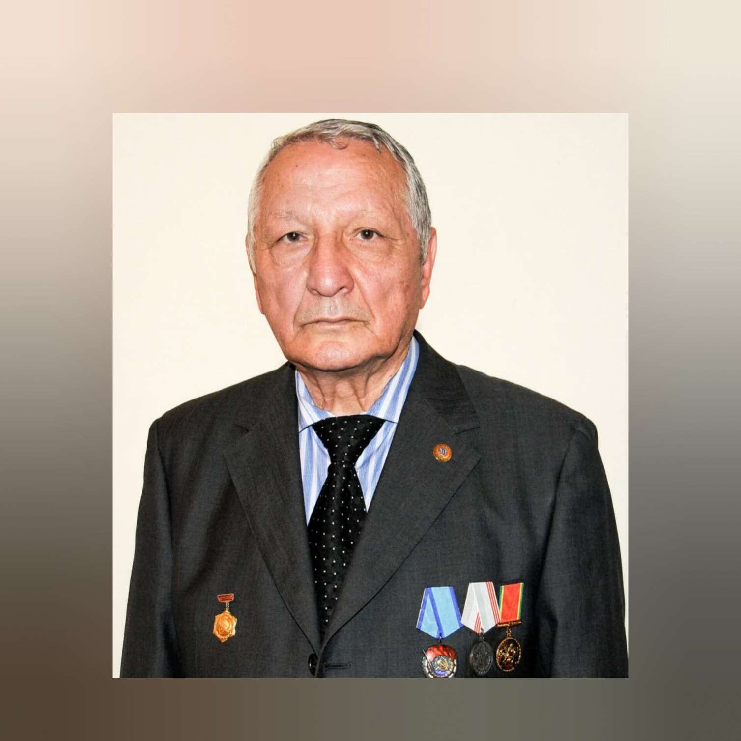 Veteran təyyarəçi vəfat etdi  - FOTO 