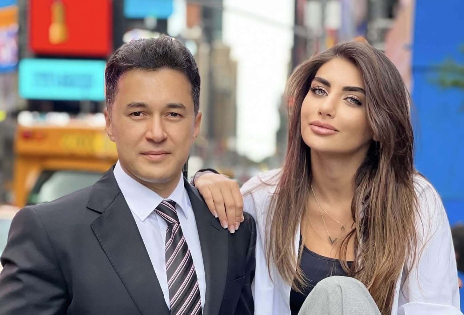 Tanınmış telejurnalistlər evləndilər - FOTO 