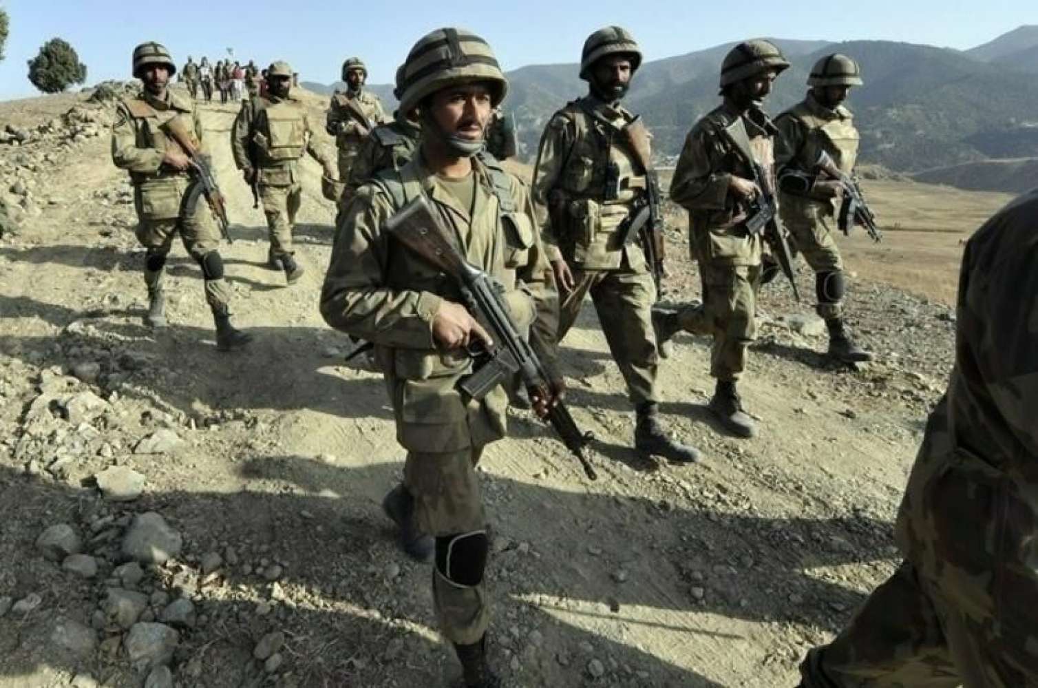 Pakistan ordusu Kəşmirə daxil oldu 