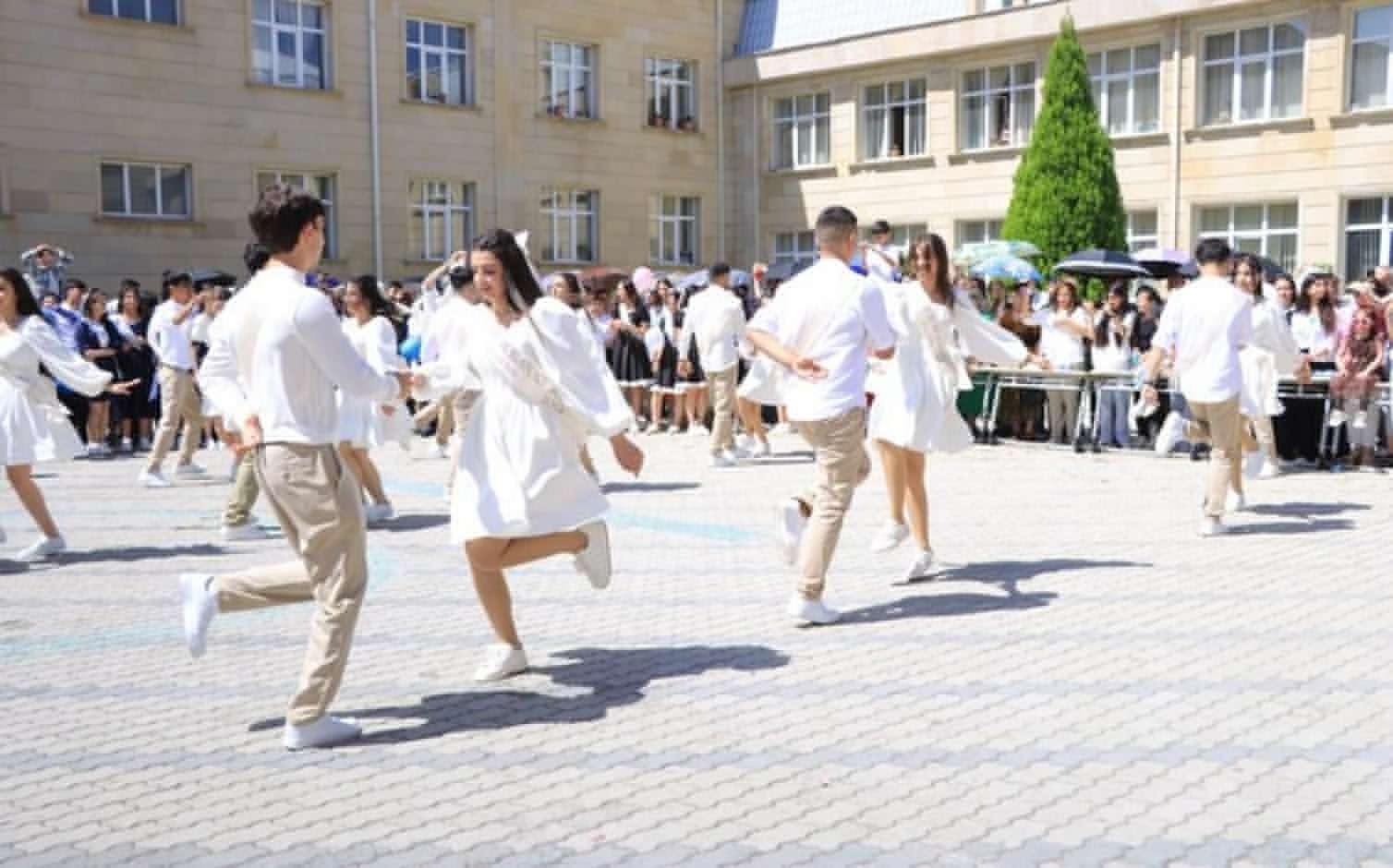 Azərbaycanda “Son zəng”lə bağlı sərt tələblər qoyuldu: Vals və müasir rəqslər qadağan edildi 