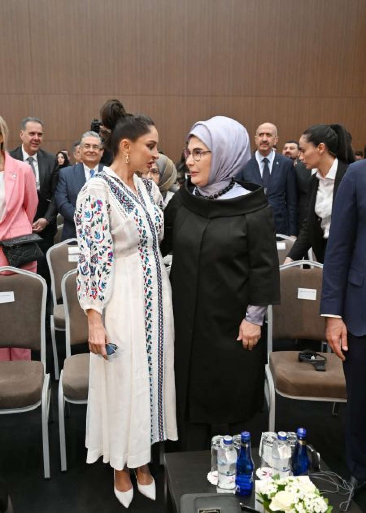 Mehriban Əliyeva Antalyada panel iclasında - FOTOLAR  