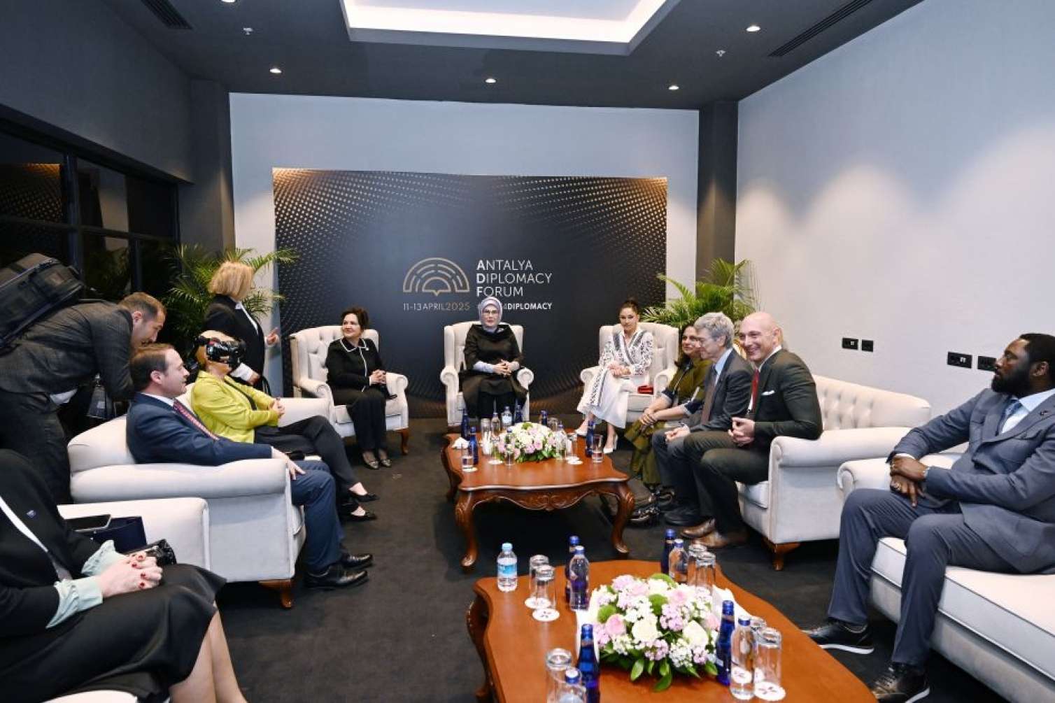 Mehriban Əliyeva Antalyada panel iclasında - FOTOLAR  