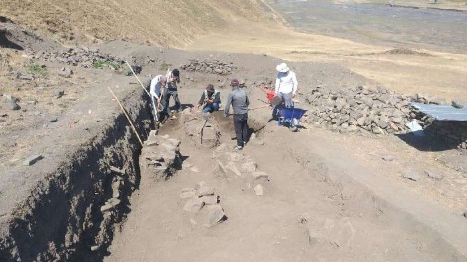 Tarix yenidən yazılır: Arxeoloqlar Lynkosun izinə düşdü 