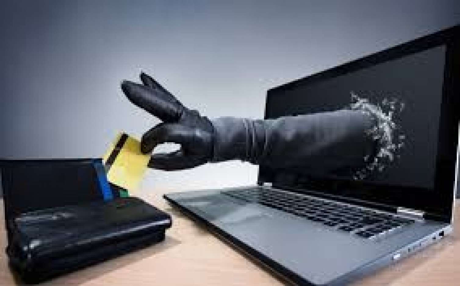 Kartlardan daha 15 min manat oğurlandı 