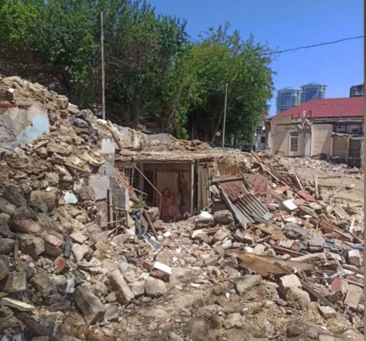 "Bayramdan qayıdanda gördüm evimi yerlə-yeksan ediblər" - VİDEO 