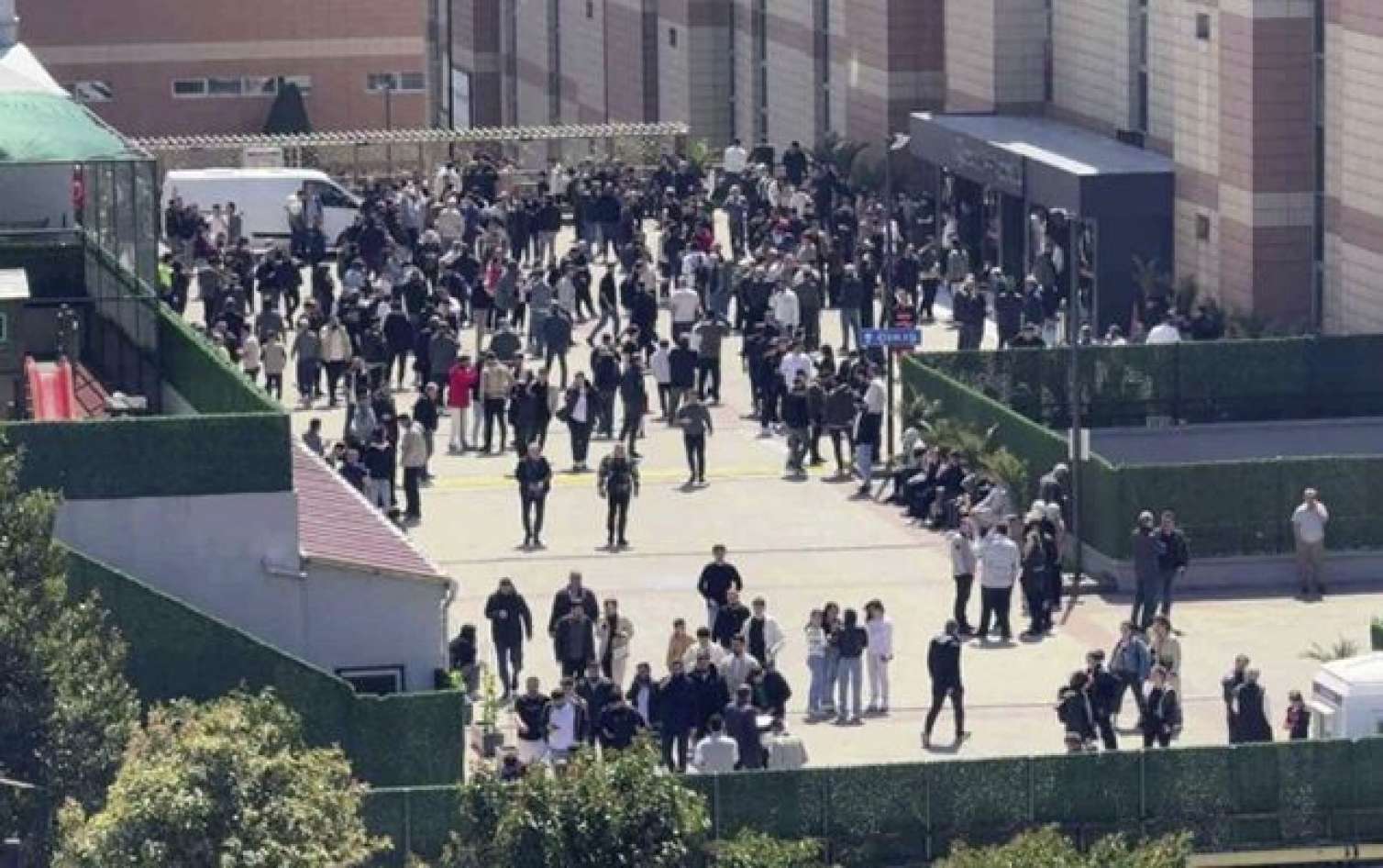 İstanbuldakı güclü zəlzədə bu qədər insan XƏSARƏT ALDI 
