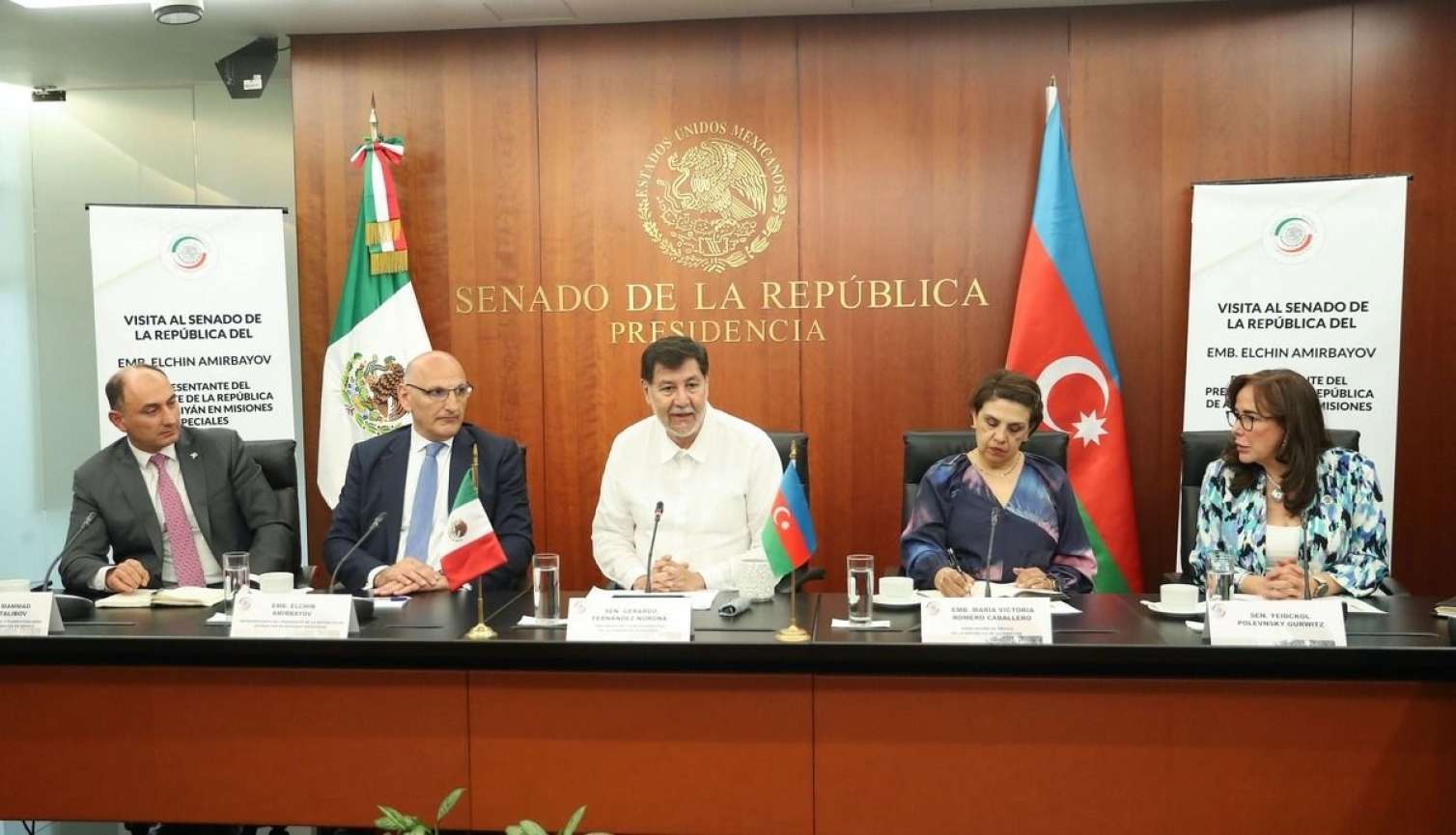 Elçin Əmirbəyov Meksika Senatında görüş keçirib 