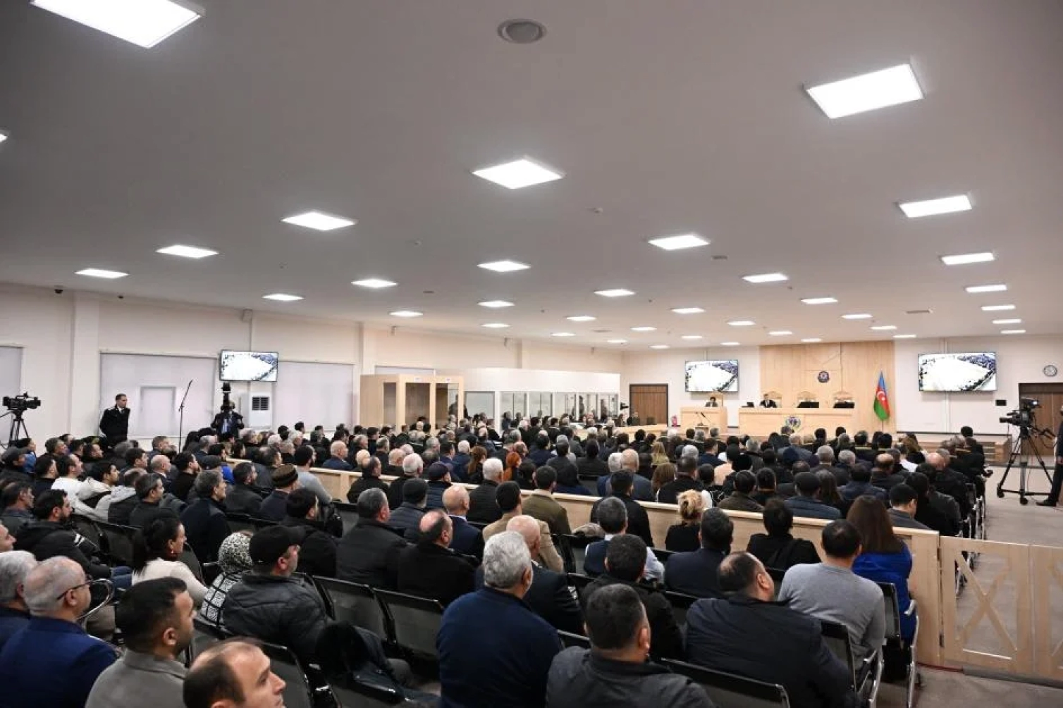 Erməniəsilli şəxslərin məhkəməsi keçirilir 