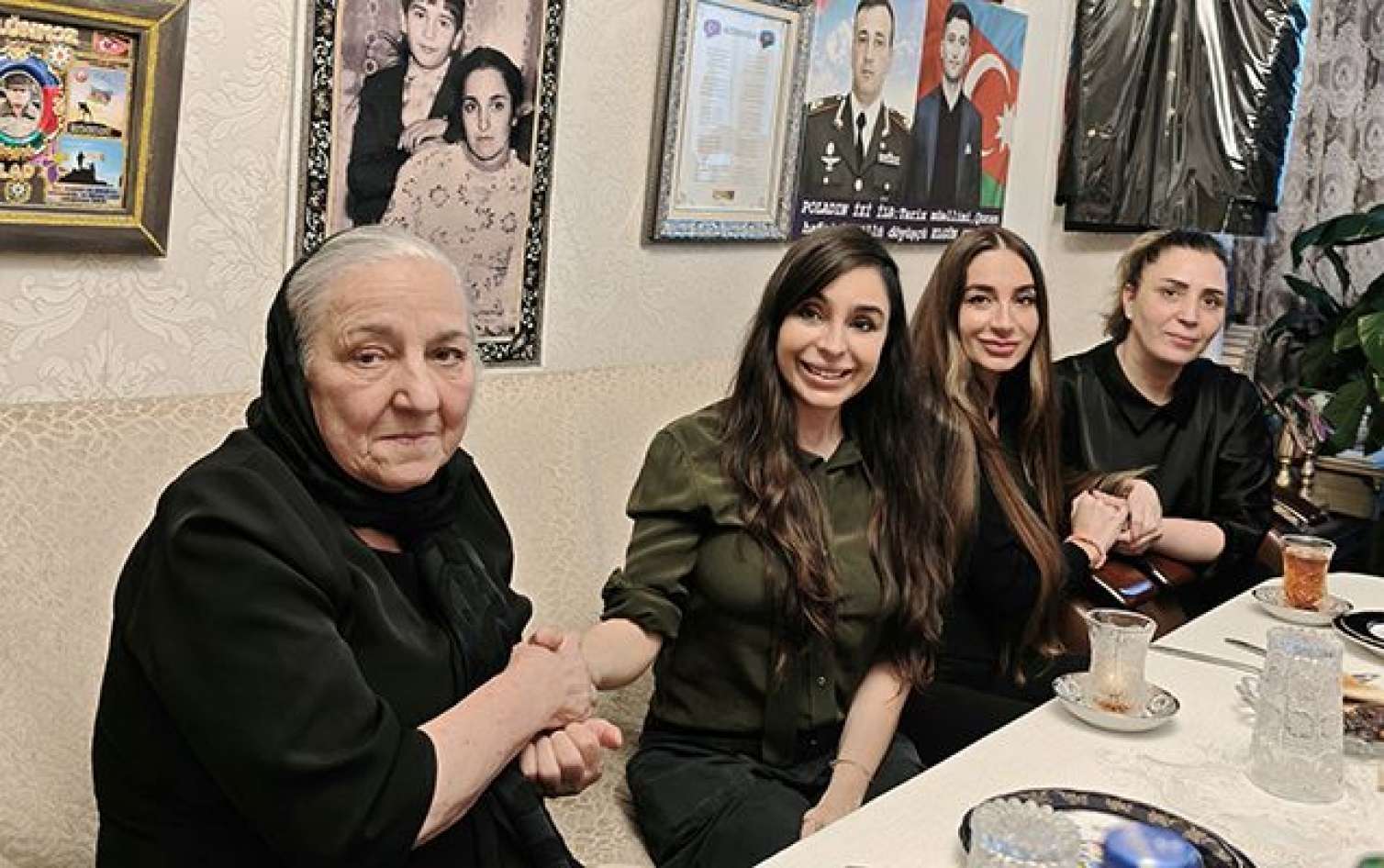 Prezidentin qızları Polad Həşimovun evində - FOTOLAR 