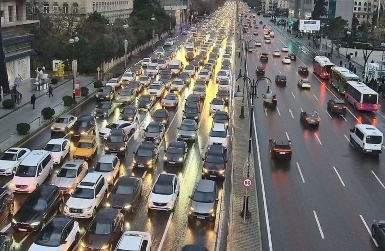 Bakının bu yollarında tıxac var - SİYAHI 
