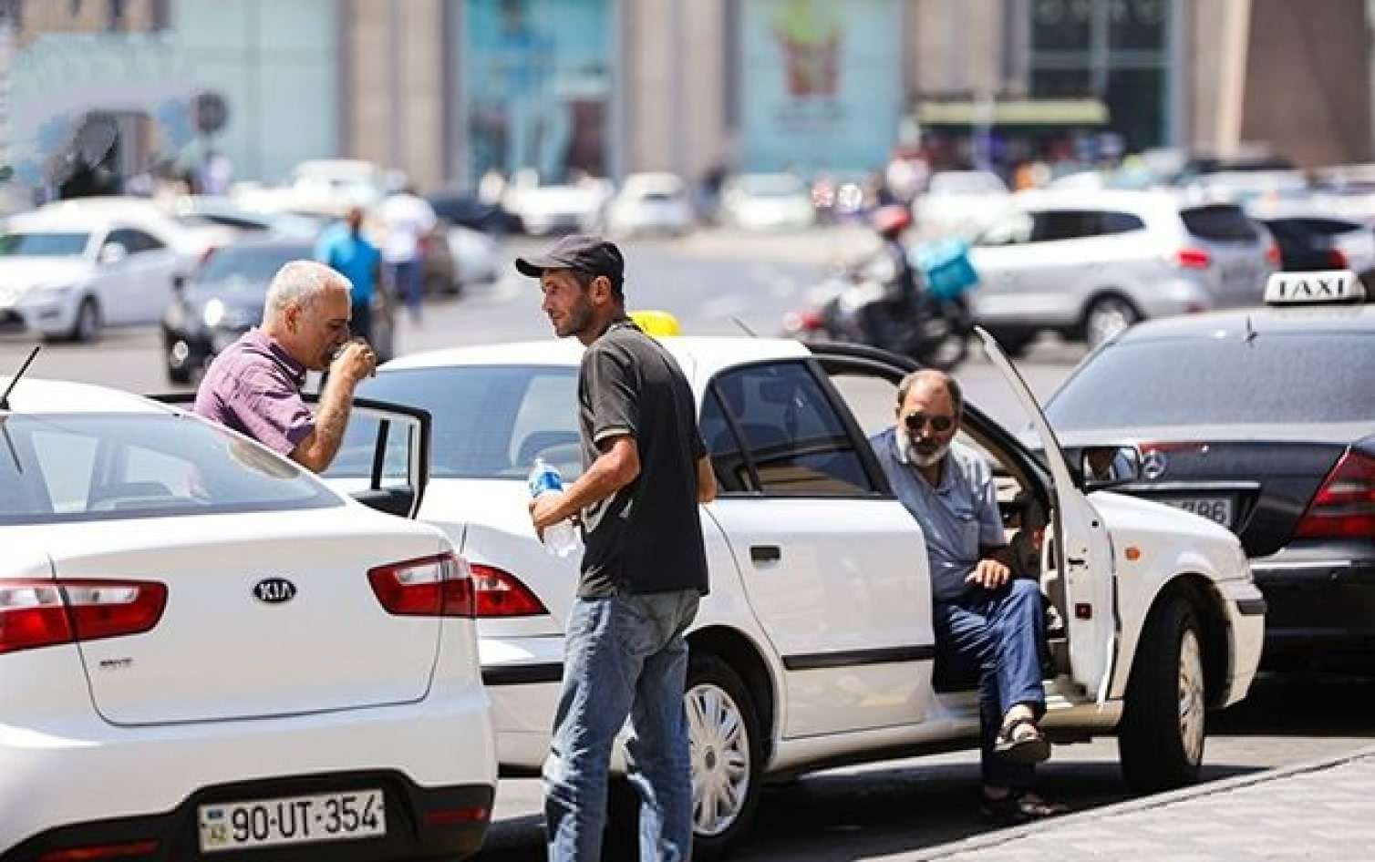 "Manatlıq taksi"ləri niyə yığışdıra bilmirlər? - AÇIQLAMA 