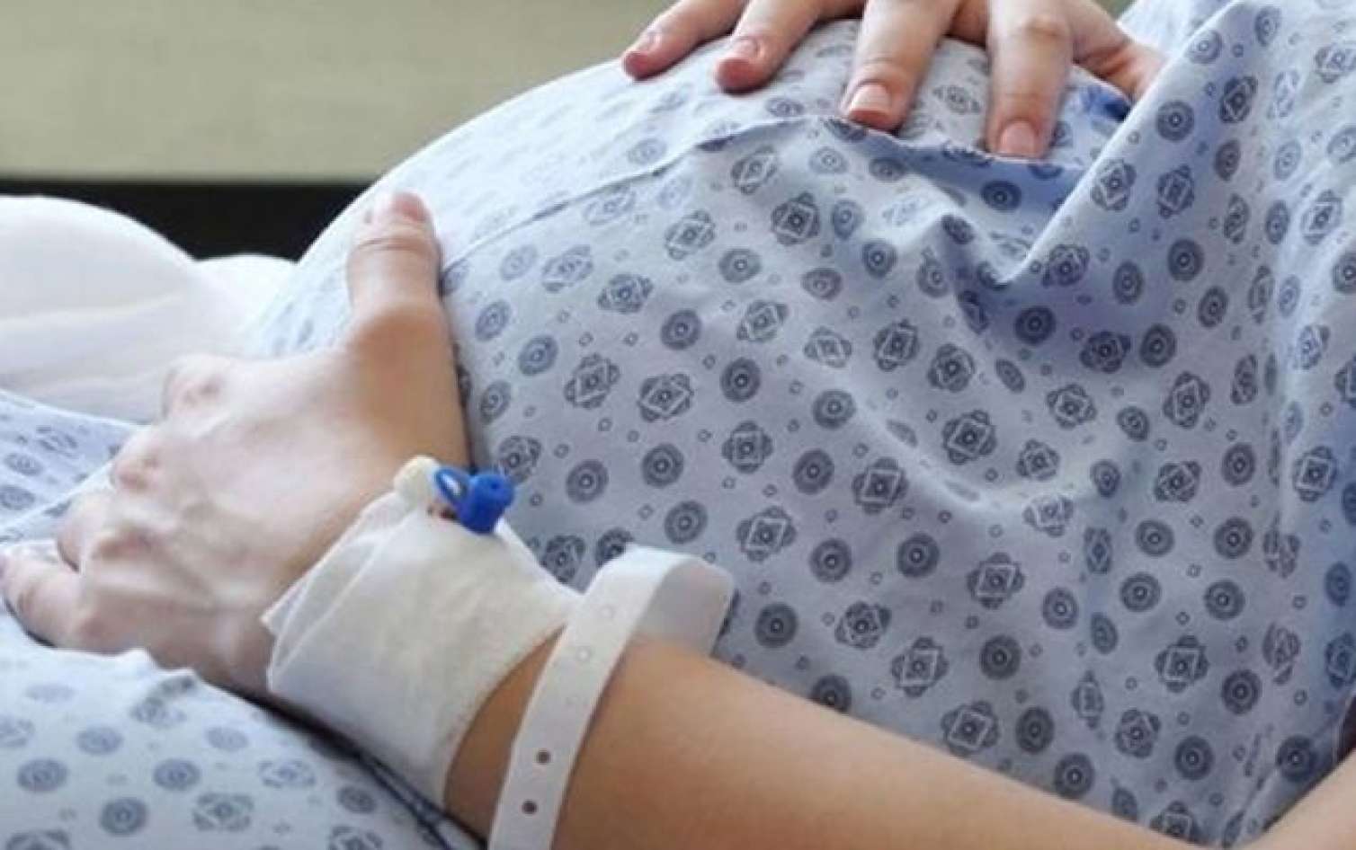 18 yaşlı qız qeysərriyə əməliyyatından sonra öldü 