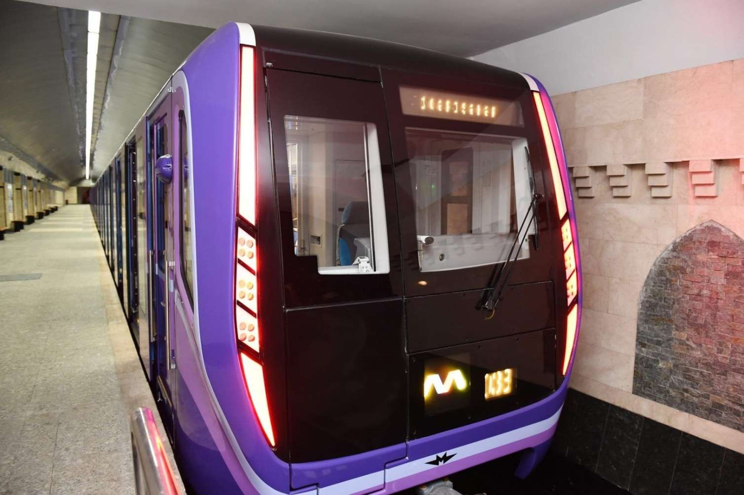 Bakı metrosunda işıq kəsildi - Qatarlar gecikir 