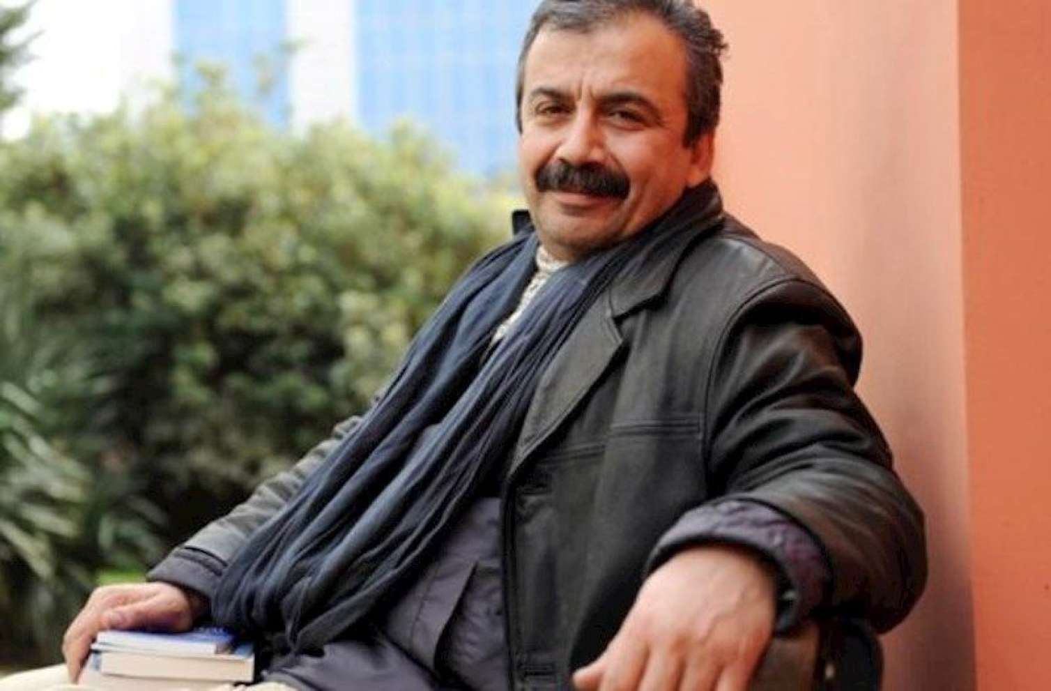 Sırrı Süreyya Öndər vəfat etdi 