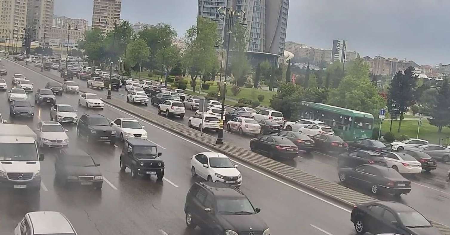 Hansı yollarda tıxac var?  - SİYAHI